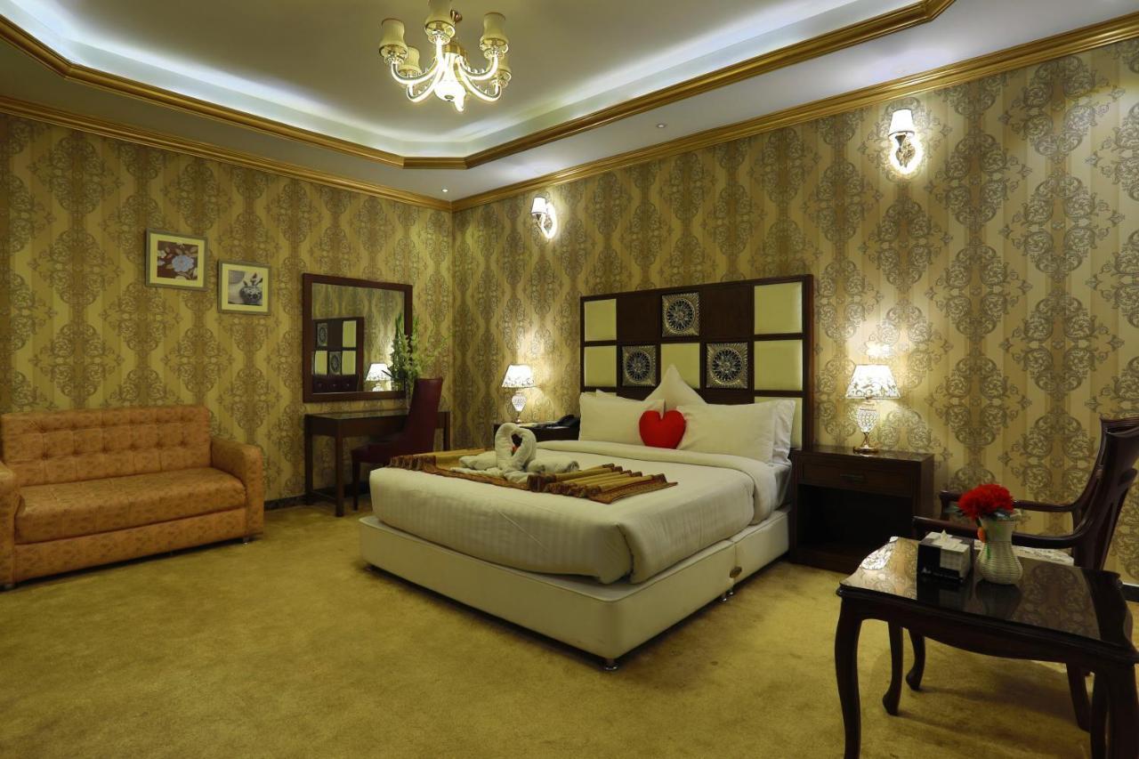 Rachna Hotel Gujranwala Exterior foto